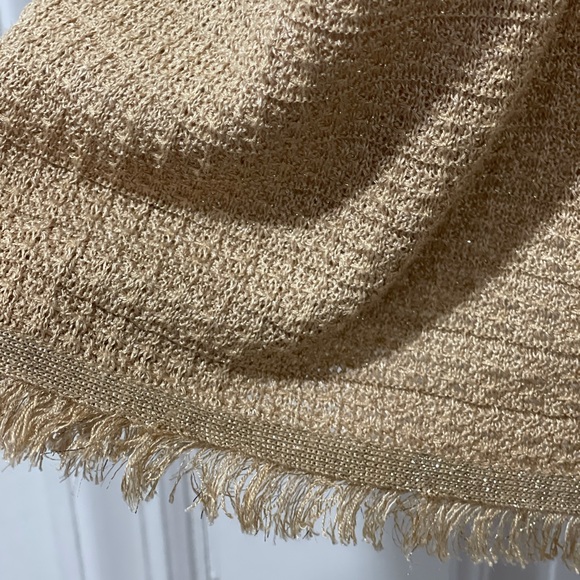 Gold knit tunic shirt - Picture 3 of 5